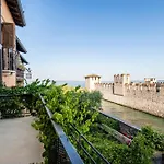 Syrmioncello - Castle Lounge Apartment *