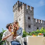 Syrmioncello - Castle Lounge *