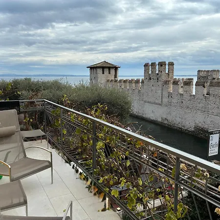 Апартаменты Syrmioncello - Castle Lounge Сирмионе