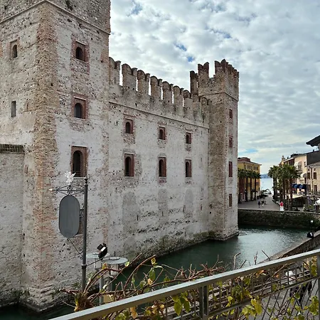 Syrmioncello - Castle Lounge Апартаменты *