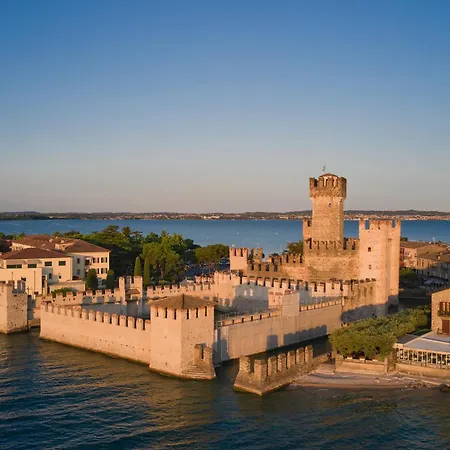 Syrmioncello - Castle Lounge Sirmione