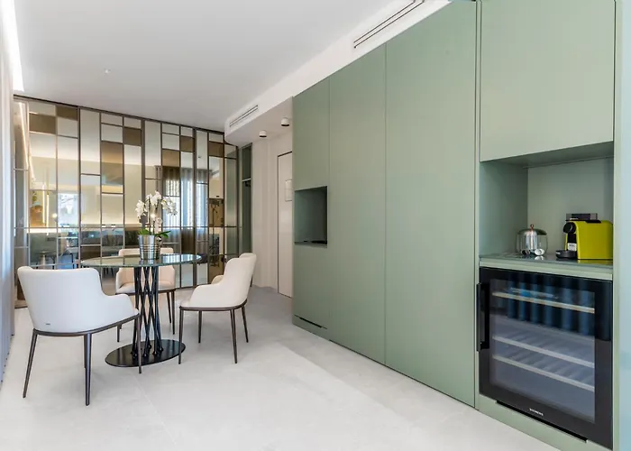 Апартаменты Syrmioncello - Castle Lounge *