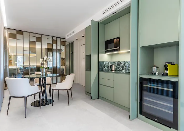 Апартаменты Syrmioncello - Castle Lounge