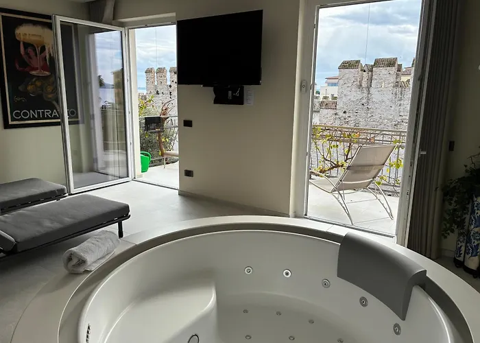 Syrmioncello - Castle Lounge Апартаменты