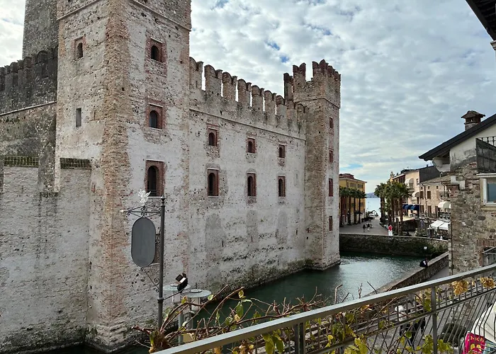 Syrmioncello - Castle Lounge Апартаменты *