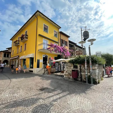 Syrmioncello - Castle Lounge Lägenhet Sirmione